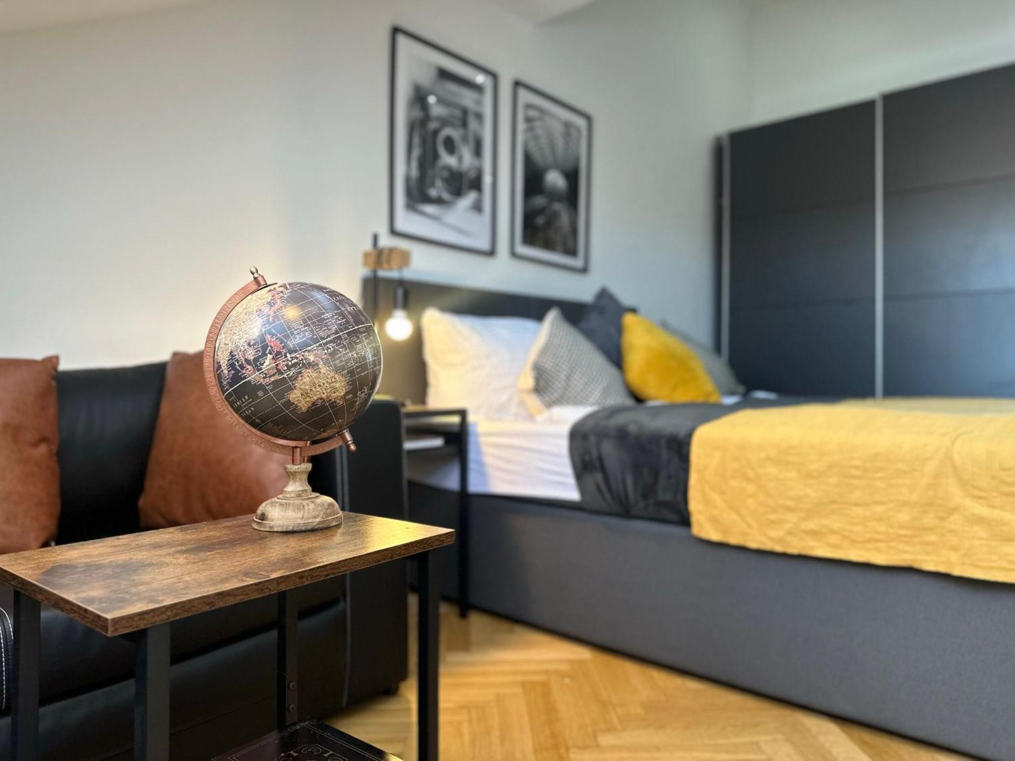 Apartments I 5 Minutes To Metro Вена Экстерьер фото