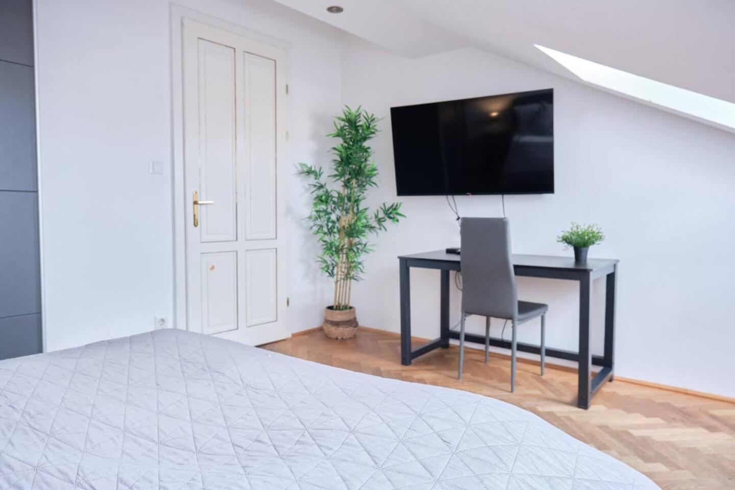 Apartments I 5 Minutes To Metro Вена Экстерьер фото