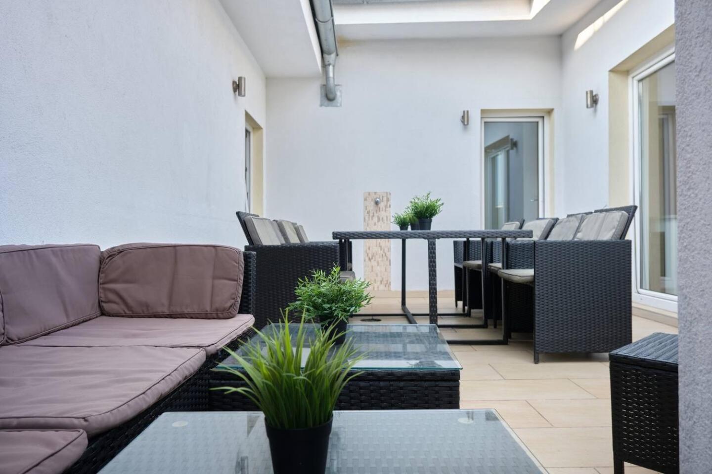 Apartments I 5 Minutes To Metro Вена Экстерьер фото